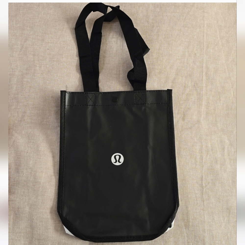 Lululemon Small Reusable Bag - New